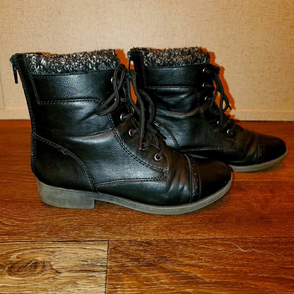 Women mudd zipper boots
